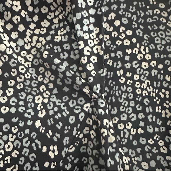 Rag & Bone Danise Silk Blouse Leopard Print Floral Abstract Pattern Size 4 EUC - Picture 8 of 10
